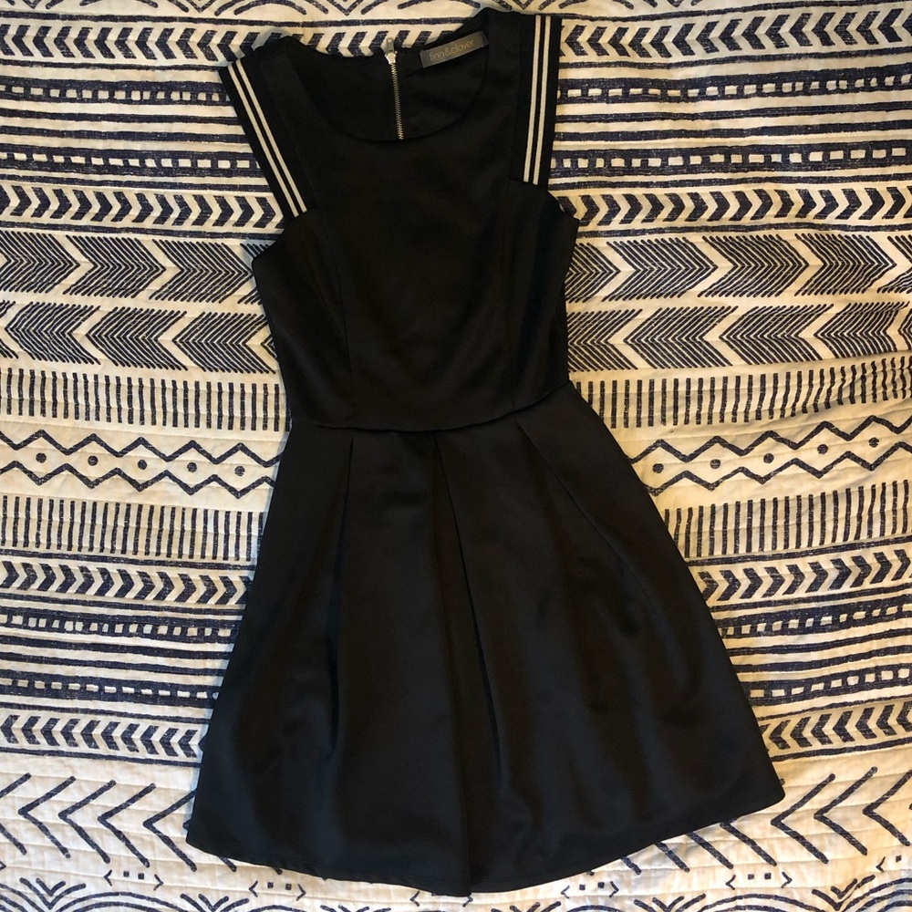 XS black dress
